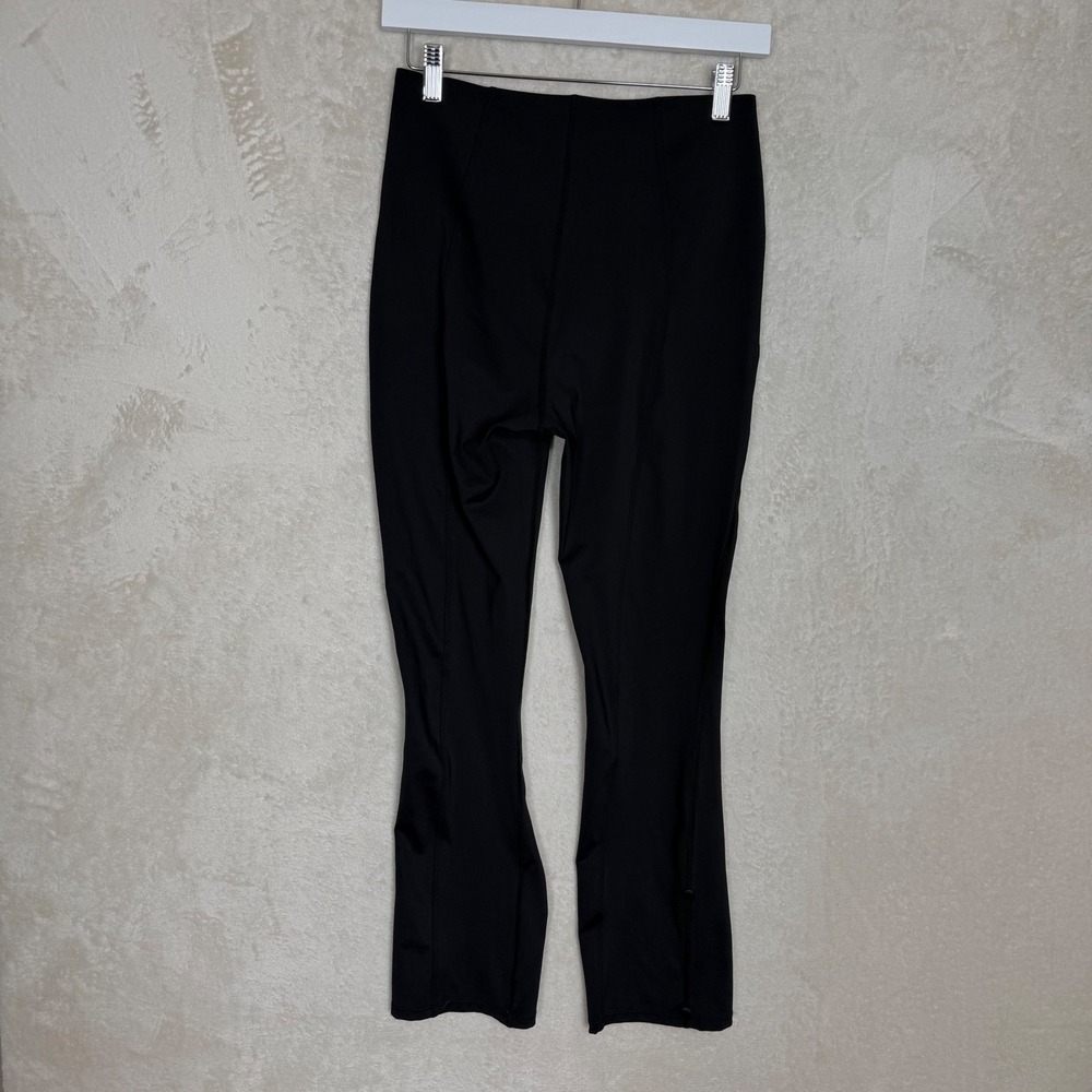 Black High Waisted Seamed 7/8 Leggings with Snap Ankle Detail Size M COmpression - Picture 2 of 6